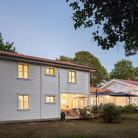 Maison Blanche, Arenal Casa de Férias *